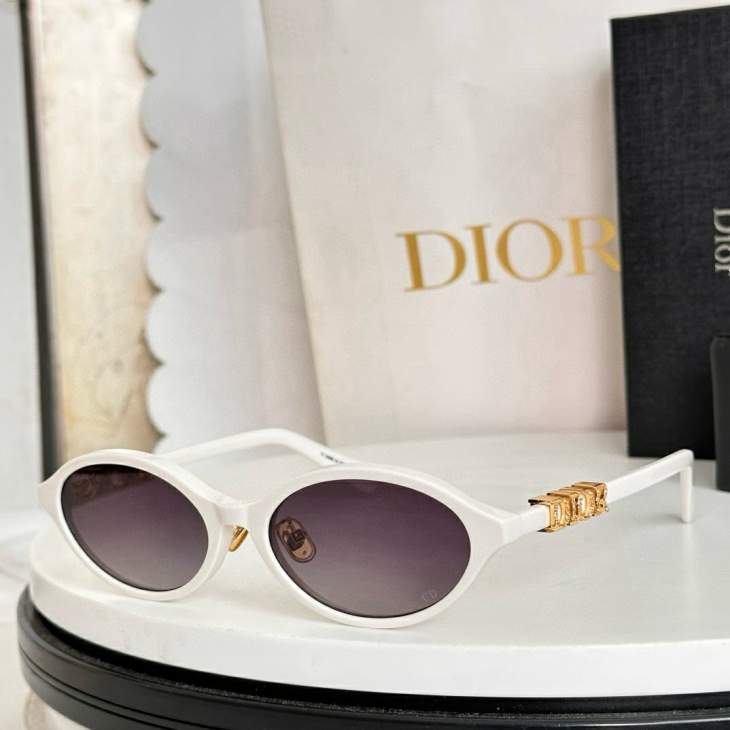 Picture of Dior Sunglasses _SKUfw79480110fw